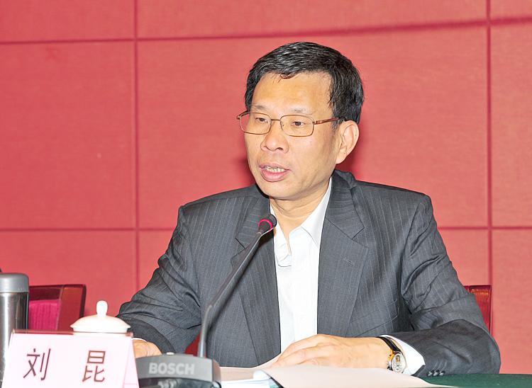 刘昆：建立现代财税体制